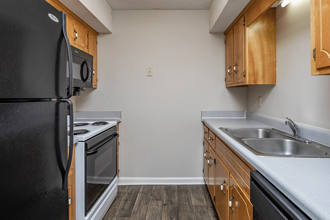 Interior apartment amenities at Cobblestone Apartments